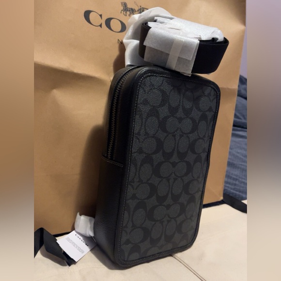 Coach Sullivan Pack in signature canvas...Retail $350 - Picture 6 of 8